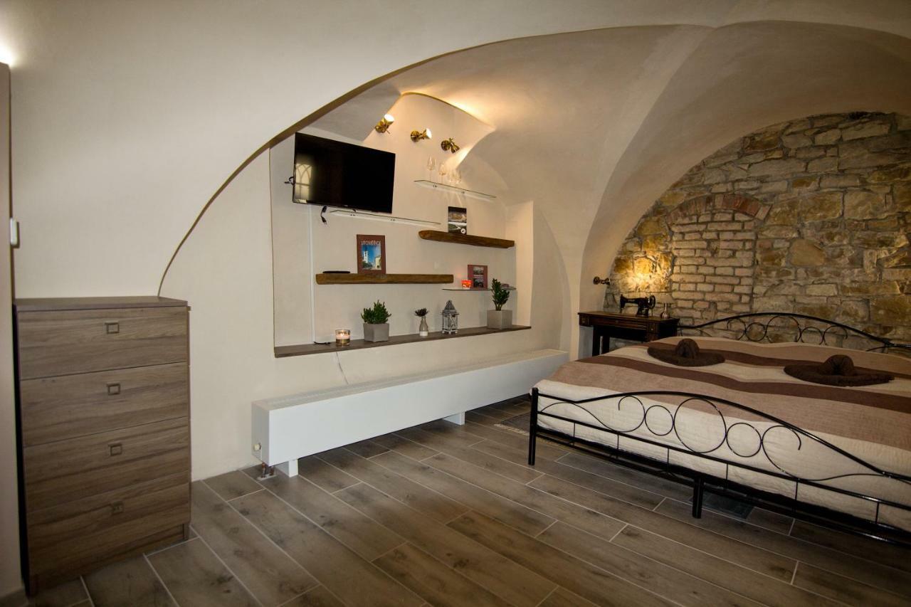 Apartman U Gotickeho Dvojcete Litomerice Exterior photo