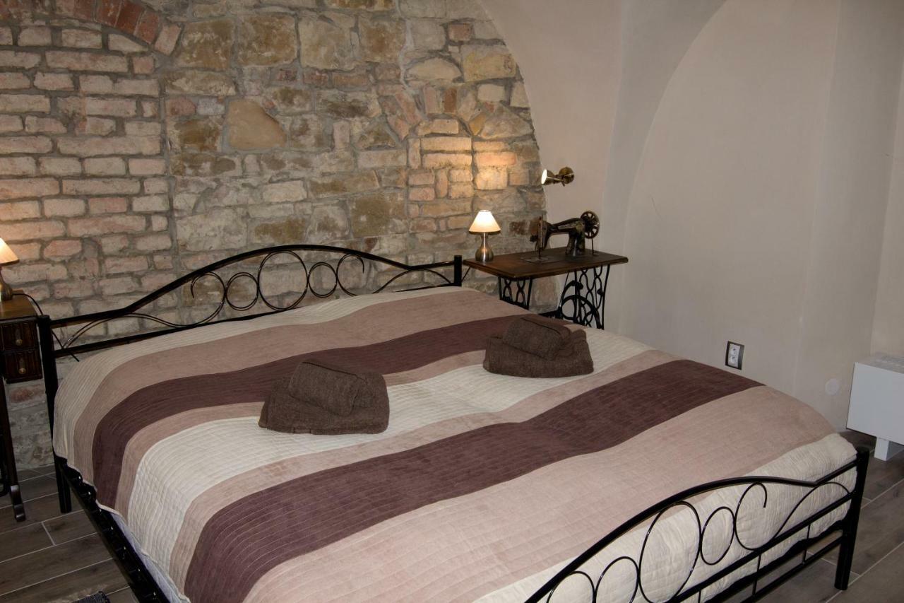 Apartman U Gotickeho Dvojcete Litomerice Exterior photo
